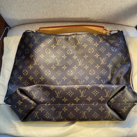 Louis Vuitton Sully Monogram MM - Picture 10 of 16